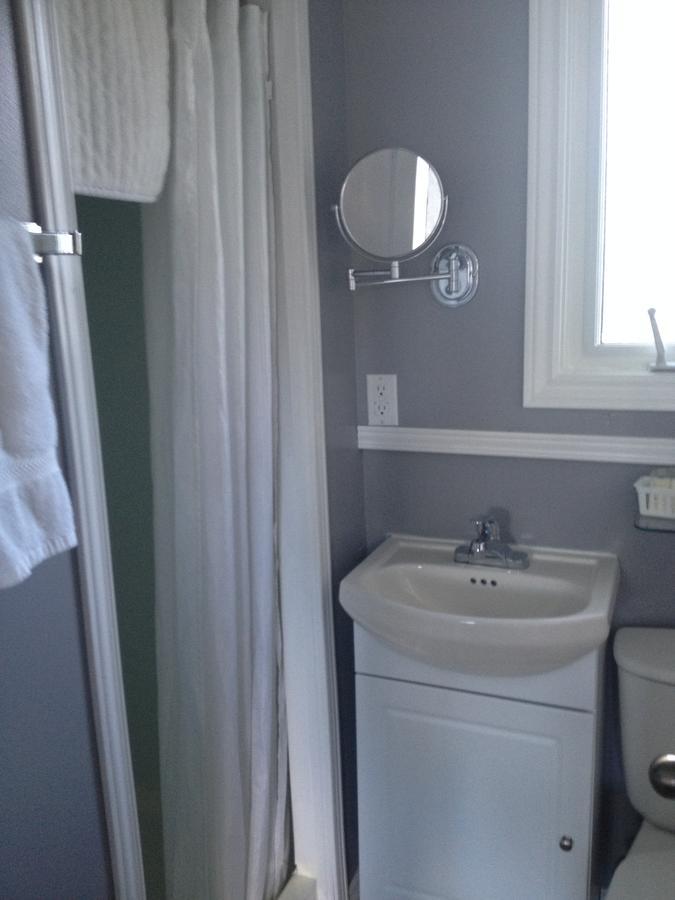 My Friends Inn Manitoulin Manitowaning ภายนอก รูปภาพ