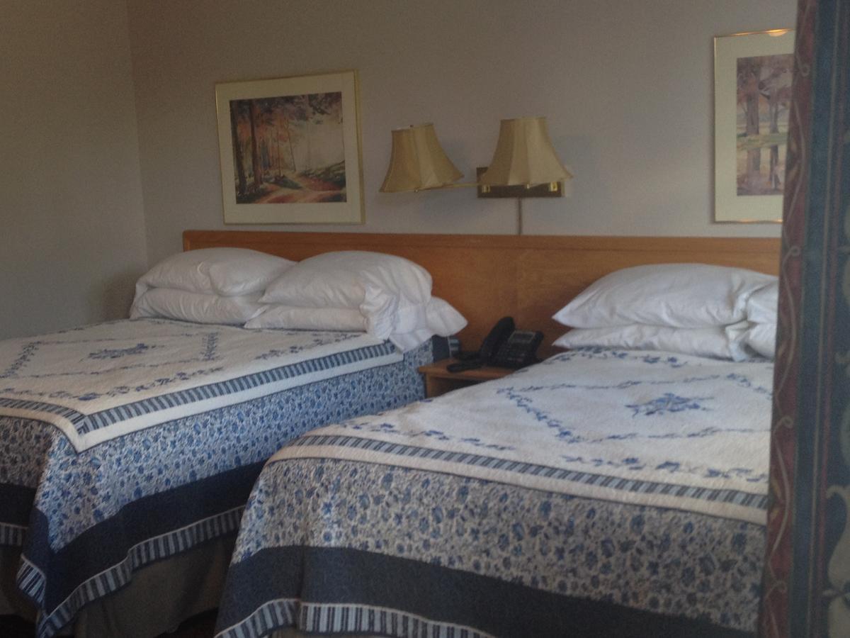 My Friends Inn Manitoulin Manitowaning ภายนอก รูปภาพ