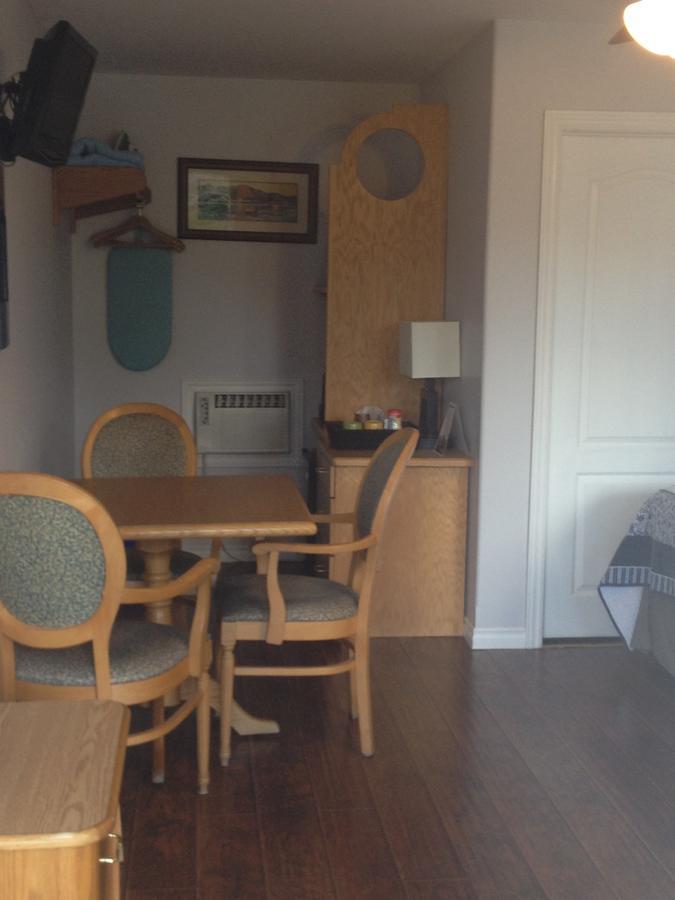 My Friends Inn Manitoulin Manitowaning ภายนอก รูปภาพ